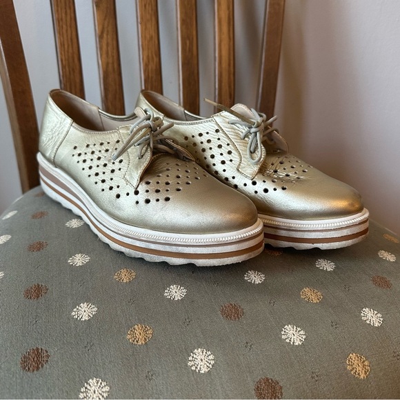 Vincenza | Gold Metallic Vented Tie Platform Sneakers - Picture 1 of 6